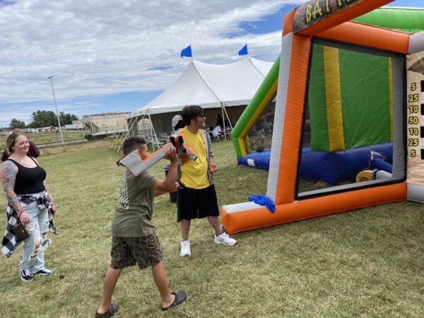 Ax Throwing Inflatable Game Magic Special Events (1)