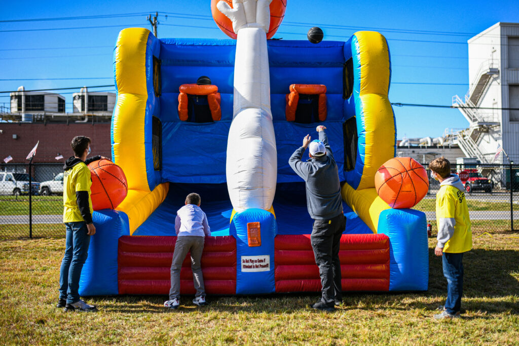 FULL COURT PRESS INFLATABLE BASKETBALL SPORTS GAME