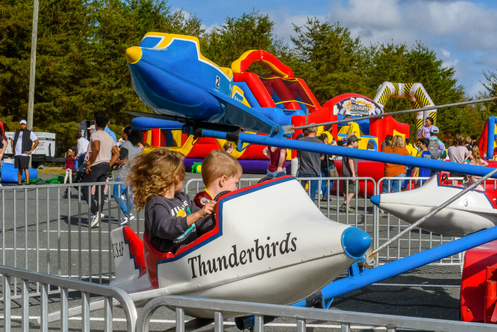 BLUE ANGELS MECHANICAL AMUSEMENT RIDE