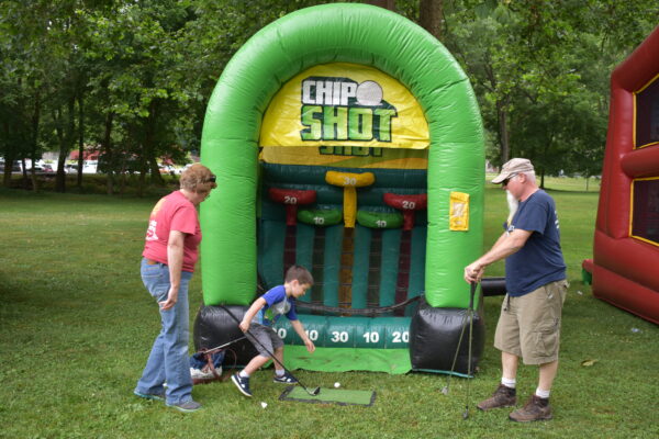 Green Inflatable cage for golf chipping contest