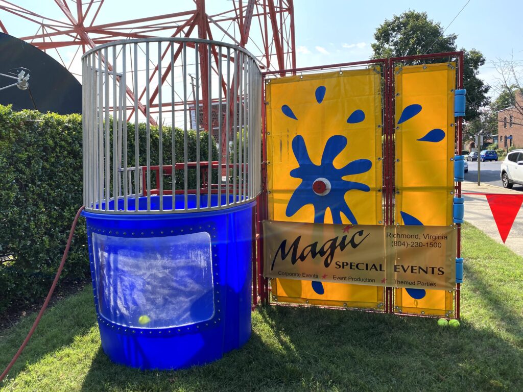 DUNK TANK OR DUNKING MACHINE