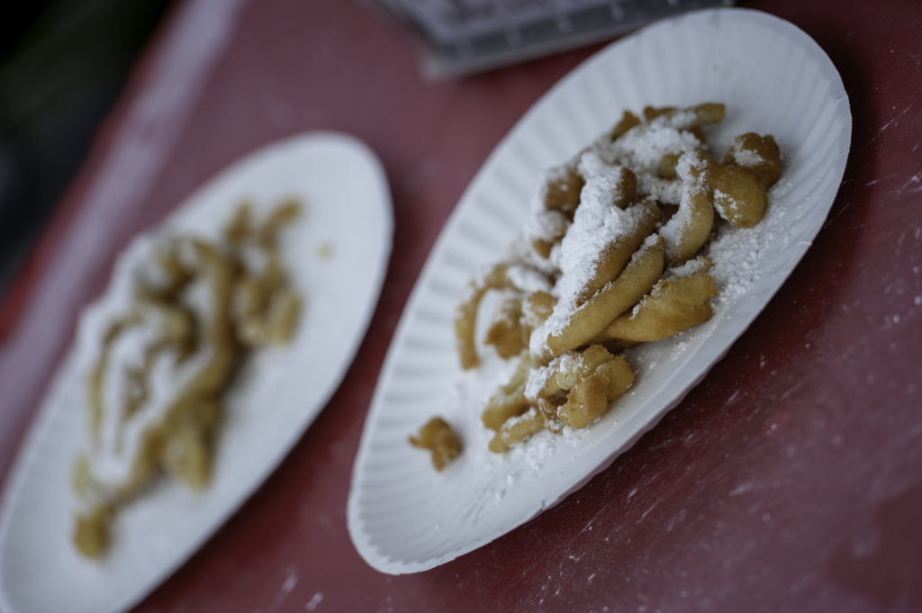 FUNNEL CAKE CART CATERING