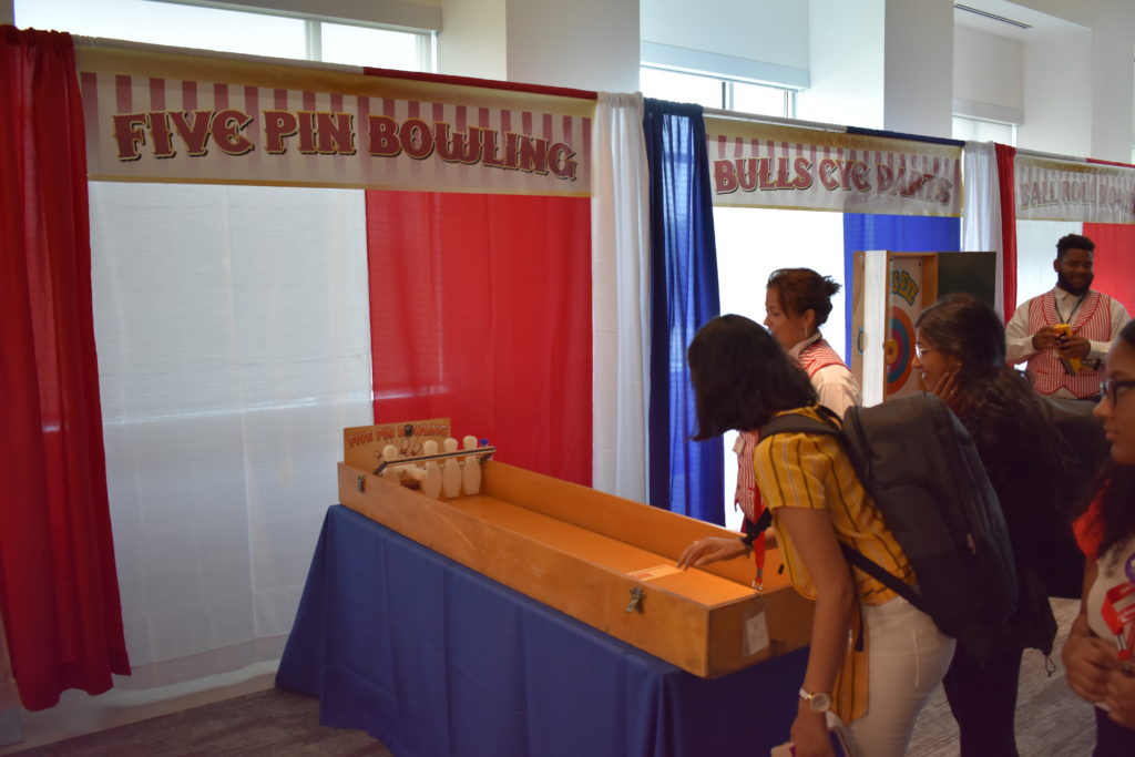 FIVE PIN BOWLING CARNIVAL GAME