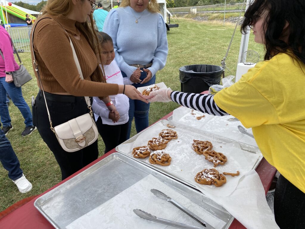 FUNNEL CAKE CART CATERING