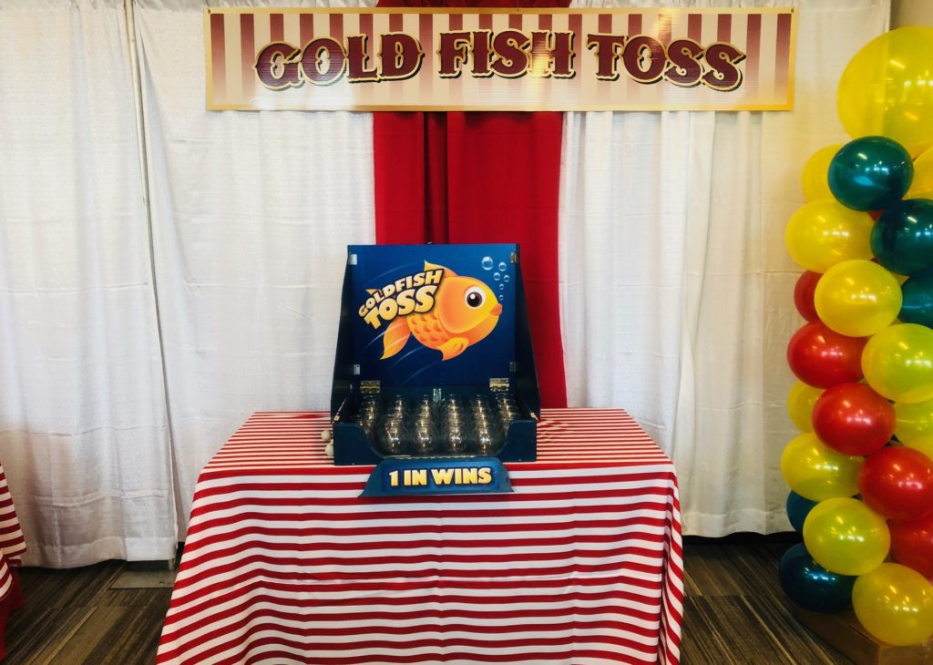 GOLDFISH BOWL TOSS CARNIVAL GAME
