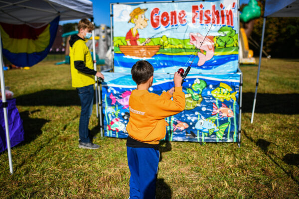 A carnival fishing game for children