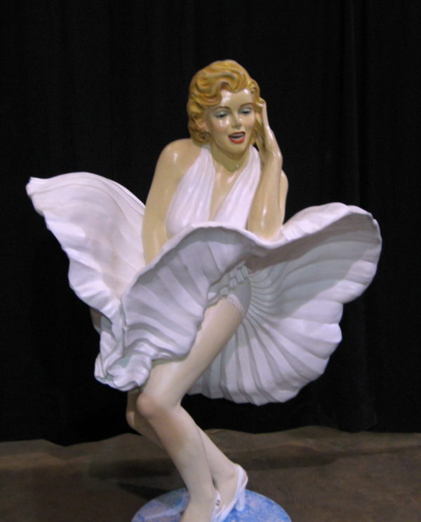 Statue of Marilyn Monroe in Flying White Dress from a movie scene