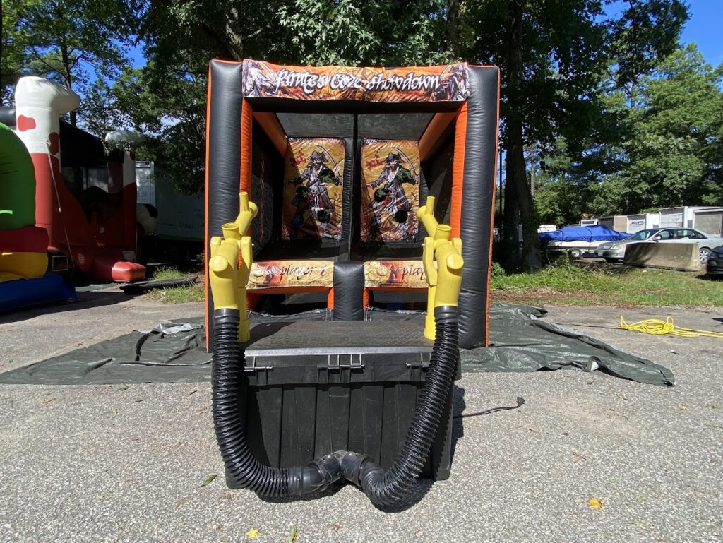 Piffates Inflatable PIRATES COVE SHOWDOWN INFLATABLE GAME