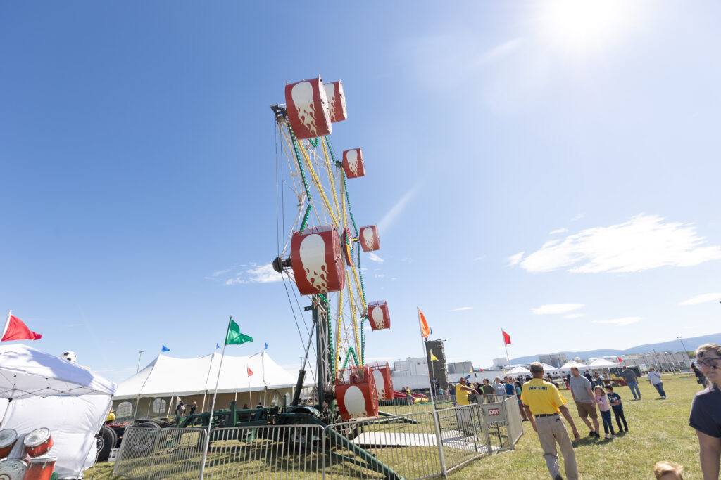 ROCK-O-PLANE MECHANICAL AMUSEMENT RIDE
