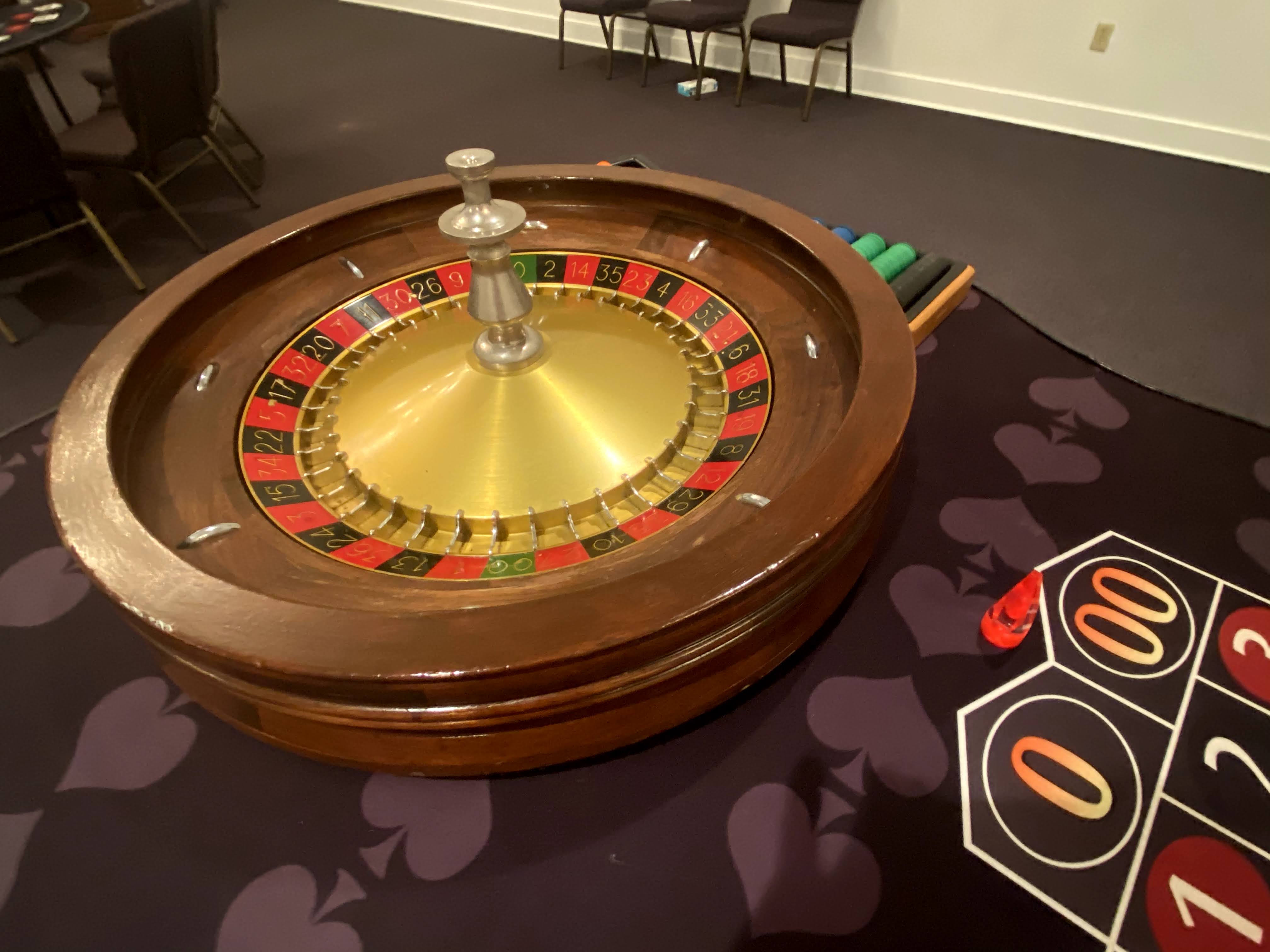 Roulette Casino Table (5)