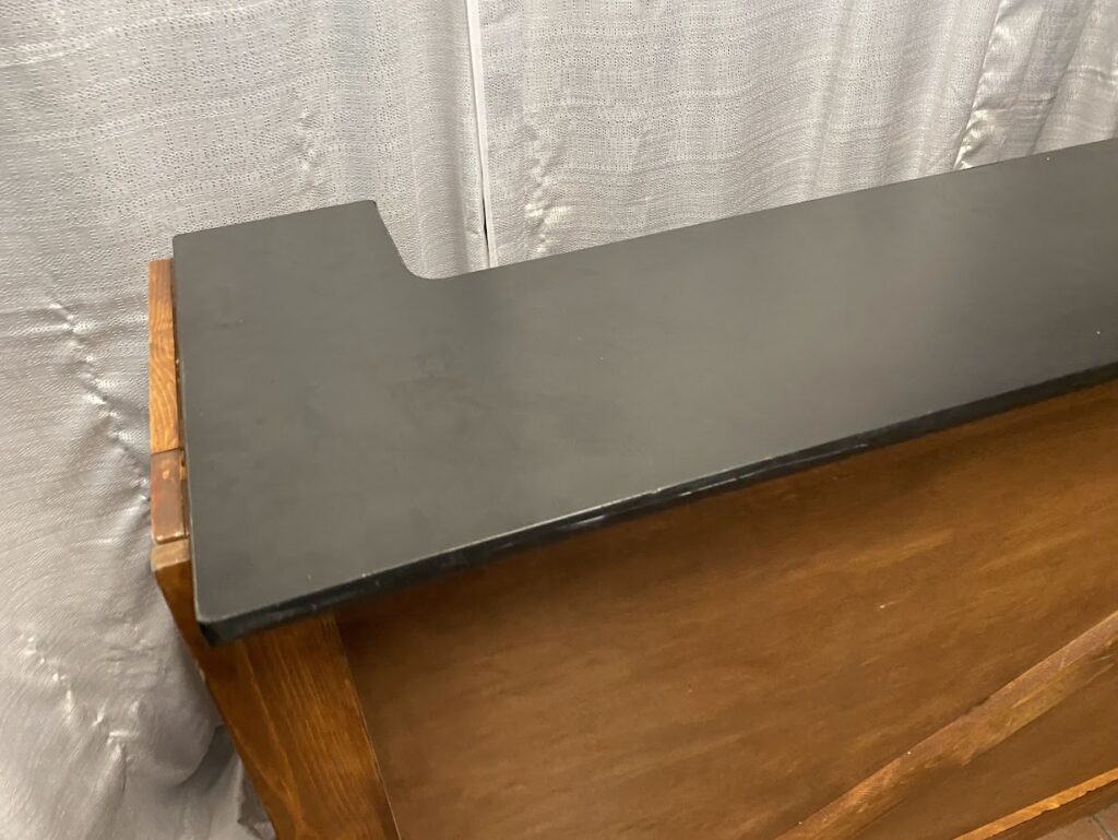 RUSTIC WOODEN BAR 6 FT