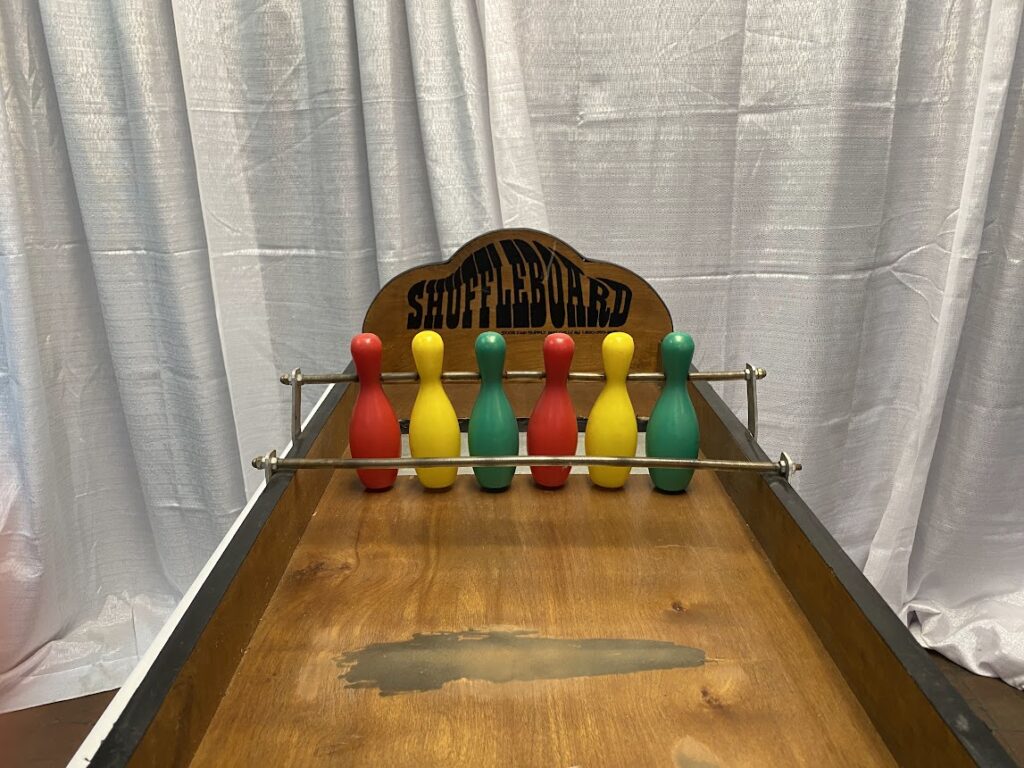 SHUFFLEBOARD CARNIVAL GAME