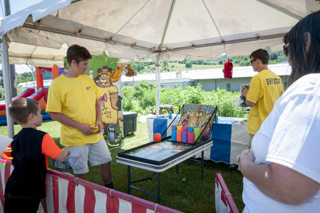 TIKI TOSS CARNIVAL TABLE GAME