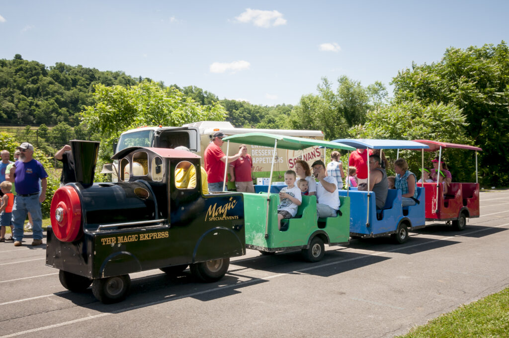 TRACKLESS TRAIN MECHANICAL AMUSEMENT RIDE