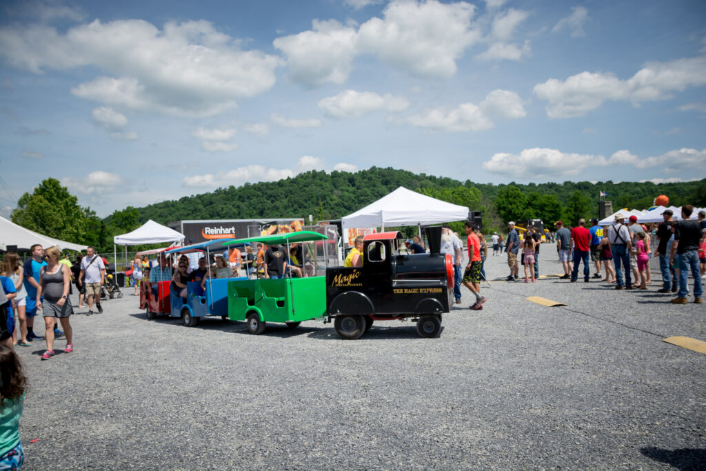 TRACKLESS TRAIN MECHANICAL AMUSEMENT RIDE