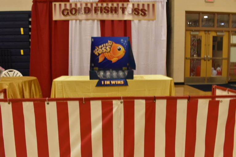 GOLDFISH BOWL TOSS CARNIVAL GAME